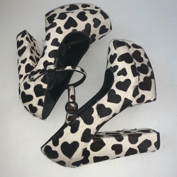 Alice + Olivia Shoes - Alice & Olivia Heart Pony Hair Chunky Heel Sz 6